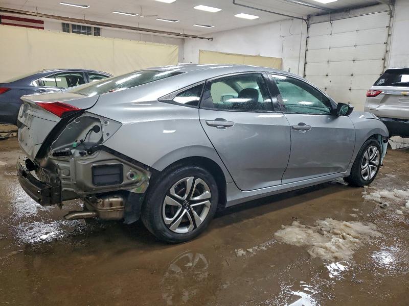 Photo 3 from auction – 2017 HONDA CIVIC LX with VIN 19XFC2F55HE065722