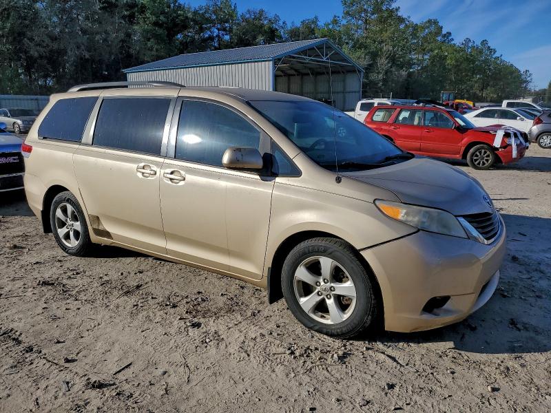 Photo 4 from auction – 2011 TOYOTA SIENNA LE with VIN 5TDKK3DC3BS016282