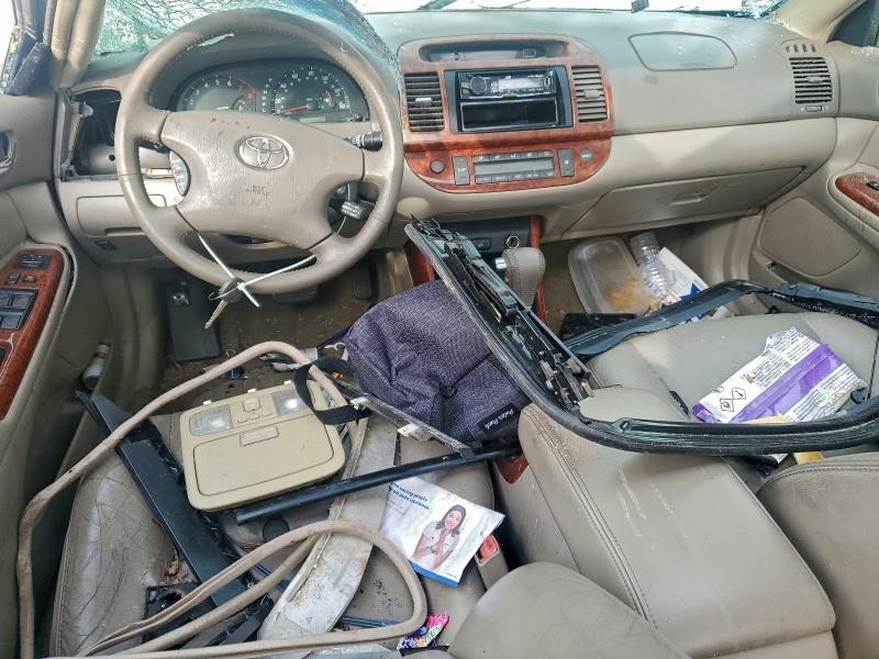 Photo 8 from auction – 2004 TOYOTA CAMRY LE with VIN 4T1BE30K14U809417
