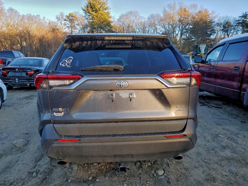 Photo 6 from auction – 2019 TOYOTA RAV4 XLE with VIN 2T3P1RFV8KC036540