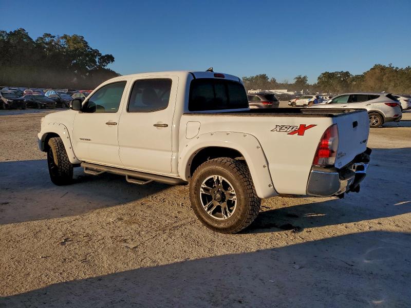 Photo 2 from auction – 2015 TOYOTA TACOMA DOU with VIN 5TFLU4EN6FX136517