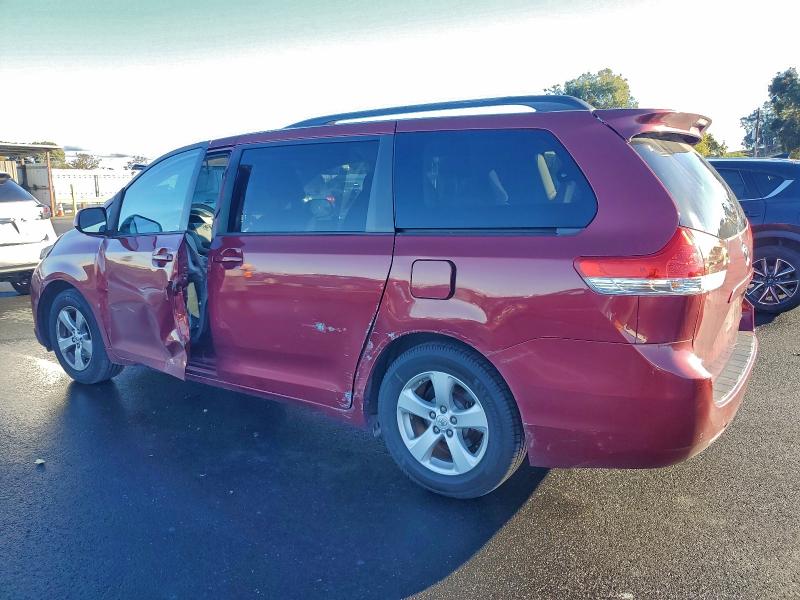 Photo 2 from auction – 2013 TOYOTA SIENNA LE with VIN 5TDKK3DC4DS310146