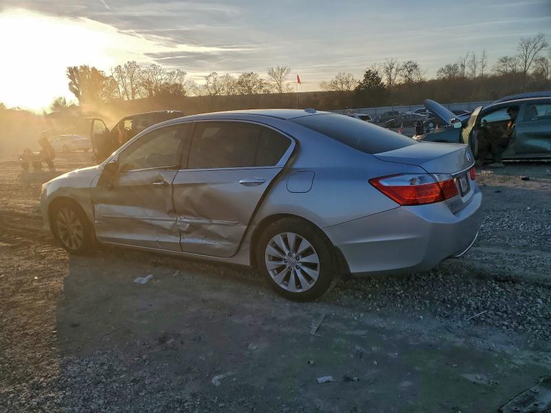 Photo 2 from auction – 2014 HONDA ACCORD EXL with VIN 1HGCR2F83EA056111