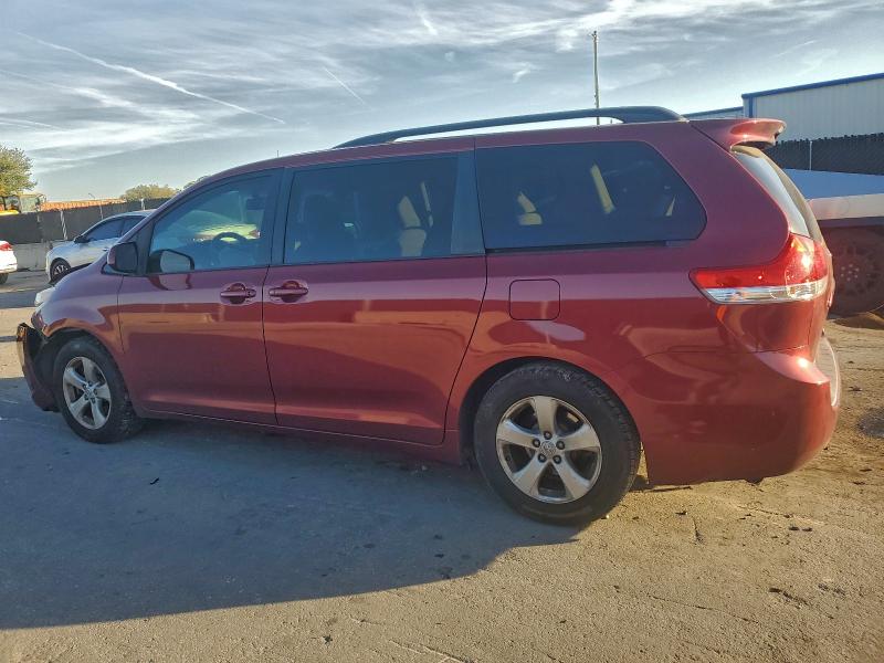 Photo 2 from auction – 2012 TOYOTA SIENNA LE with VIN 5TDKK3DC2CS193746