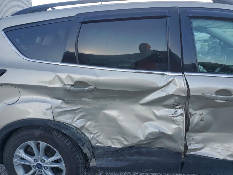 صورة رقم 11 من المزاد - 2018 FORD ESCAPE مع VIN 1FMCU9GD0JUA06255