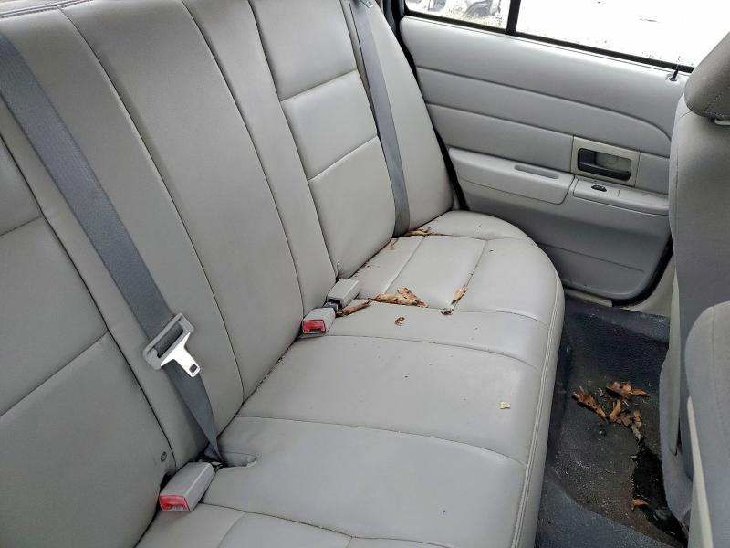 Photo 10 from auction – 2003 FORD CROWN VICT with VIN 2FAFP71W23X101747