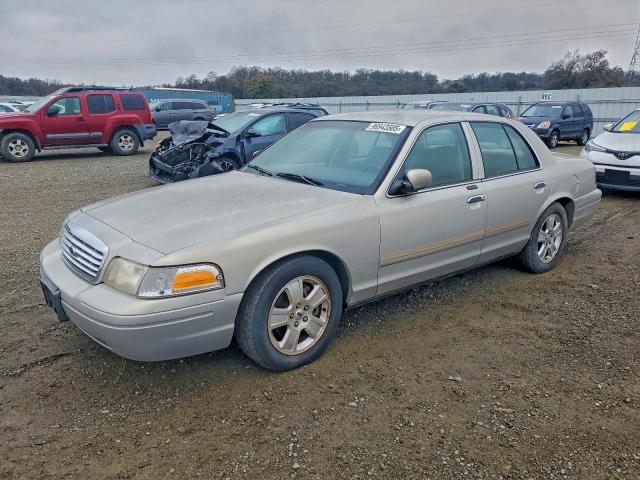 FORD CROWN VICT 2011 with VIN 2FABP7EV3BX127384 - Photo from auction