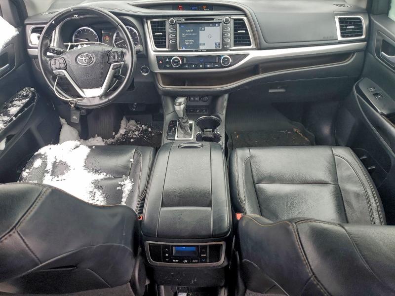 Photo 8 from auction – 2017 TOYOTA HIGHLANDER with VIN 5TDJZRFH9HS521643