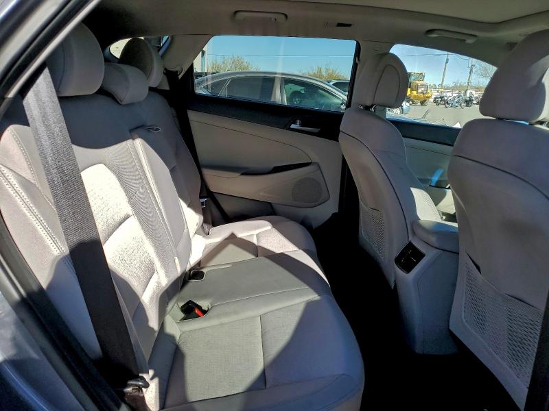 Photo 11 from auction – 2018 HYUNDAI TUCSON VAL with VIN KM8J33A2XJU637352