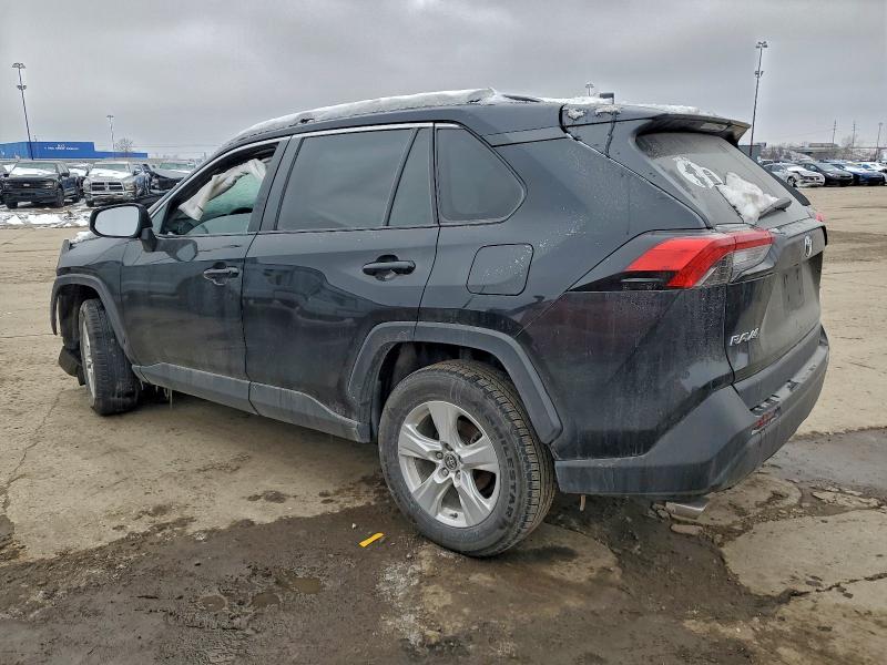 Photo 2 from auction – 2021 TOYOTA RAV4 XLE with VIN 2T3P1RFV4MC186695