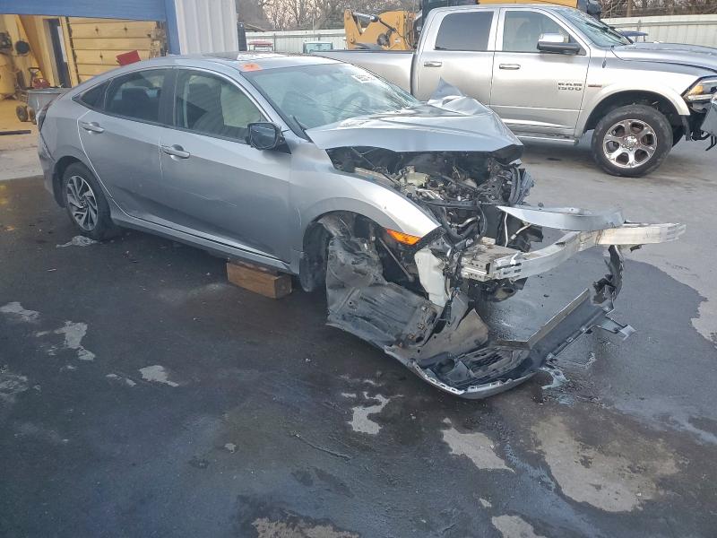 Photo 4 from auction – 2017 HONDA CIVIC EX with VIN 19XFC2F75HE023987