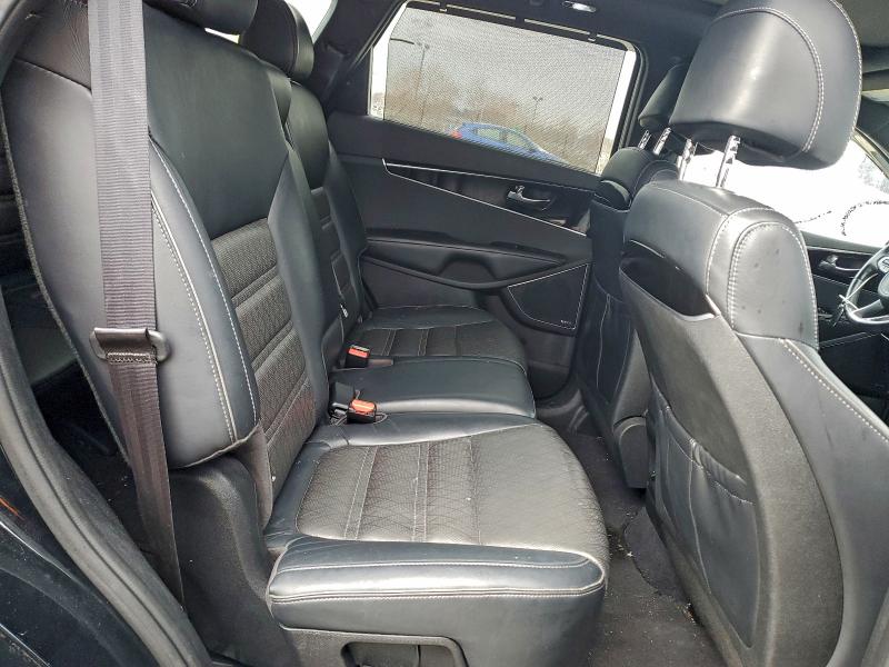 Photo 11 from auction – 2017 KIA SORENTO SX with VIN 5XYPKDA50HG327756