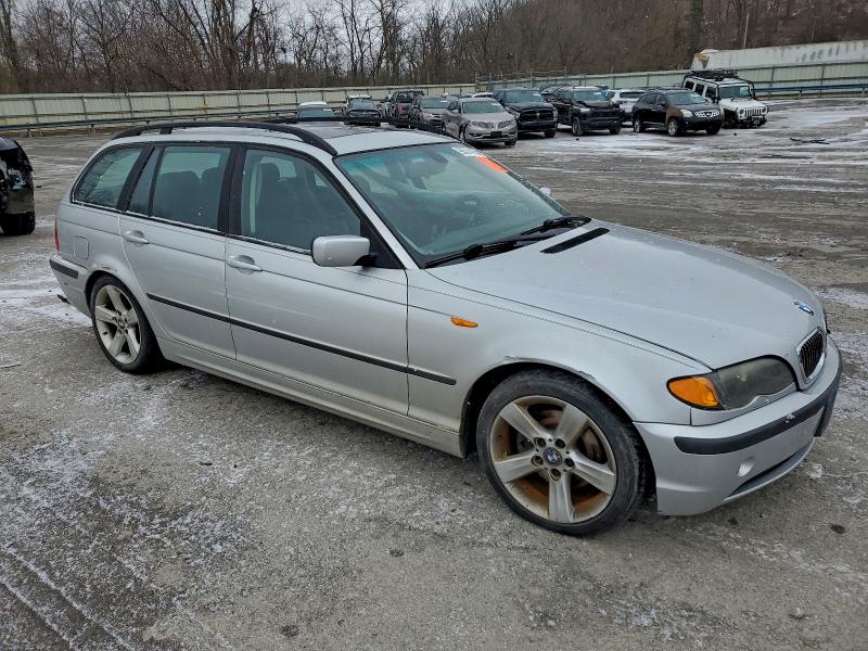 Photo 4 from auction – 2004 BMW 325 IT with VIN WBAEN33424PC13570