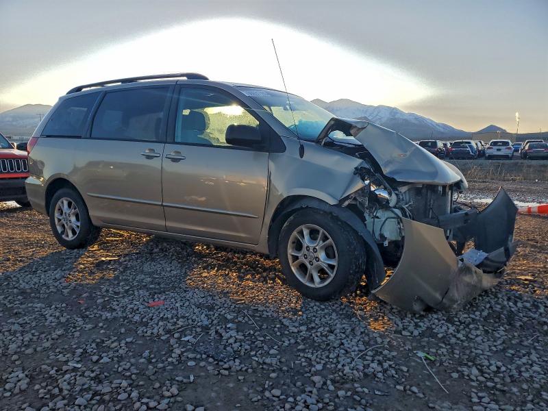Photo 4 from auction – 2004 TOYOTA SIENNA LE with VIN 5TDBA23C54S005253