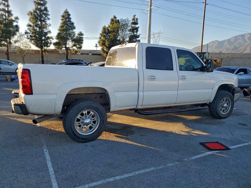 Photo 3 from auction – 2004 CHEVROLET SILVERADO with VIN 1GCHC23U04F179275