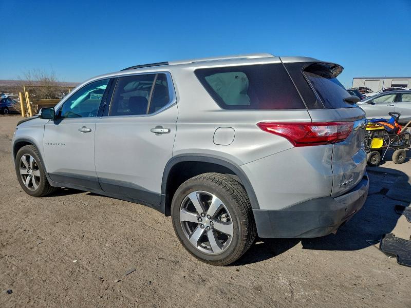 Photo 2 from auction – 2018 CHEVROLET TRAVERSE with VIN 1GNERHKW9JJ261156