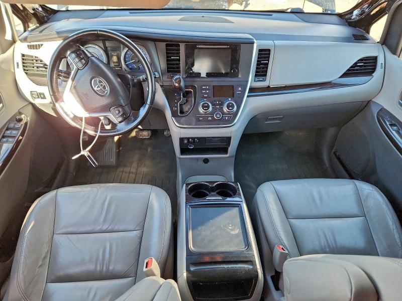 Photo 8 from auction – 2016 TOYOTA SIENNA XLE with VIN 5TDYK3DC1GS710468
