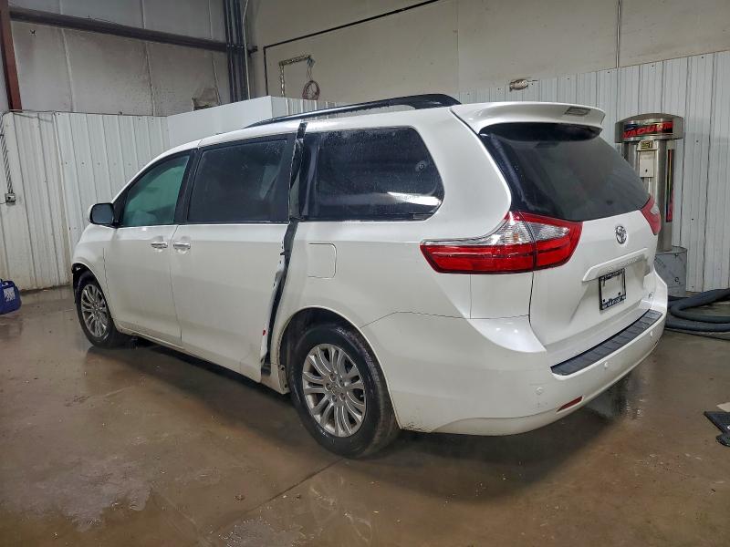 Photo 2 from auction – 2016 TOYOTA SIENNA XLE with VIN 5TDYK3DC6GS744969