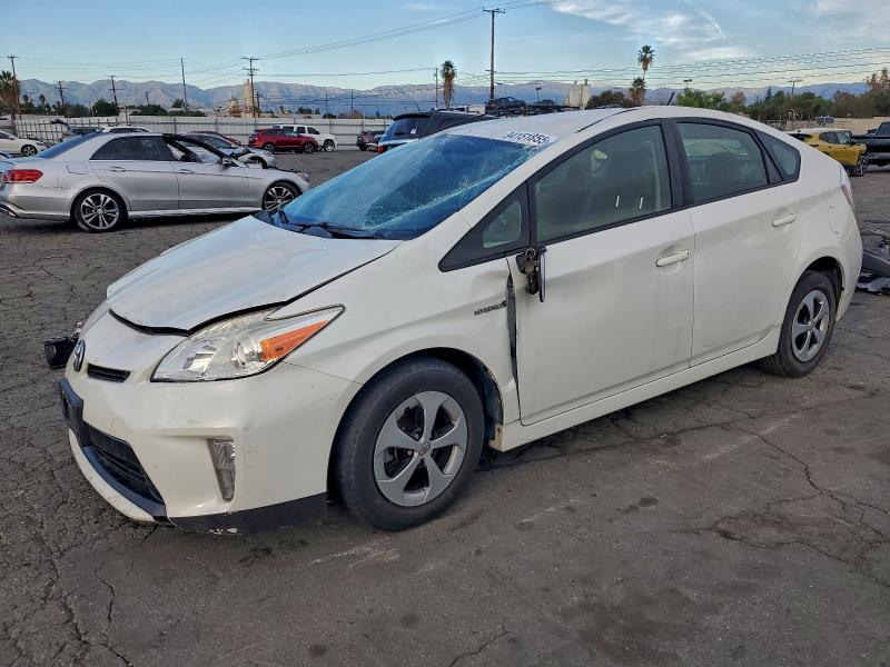 TOYOTA PRIUS 2015 with VIN JTDKN3DUXF0481618 - Photo from auction