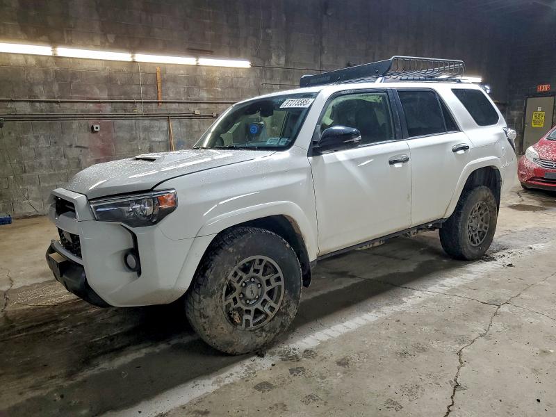 TOYOTA 4RUNNER SR 2020 with VIN JTEBU5JR0L5752291 - Photo from auction