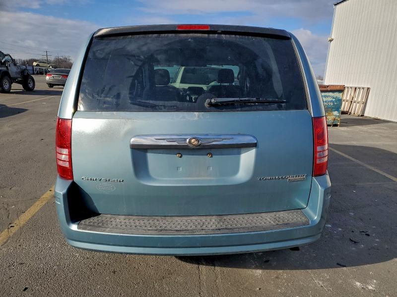 Photo 6 from auction – 2010 CHRYSLER TOWN & COU with VIN 2A4RR5D17AR228902