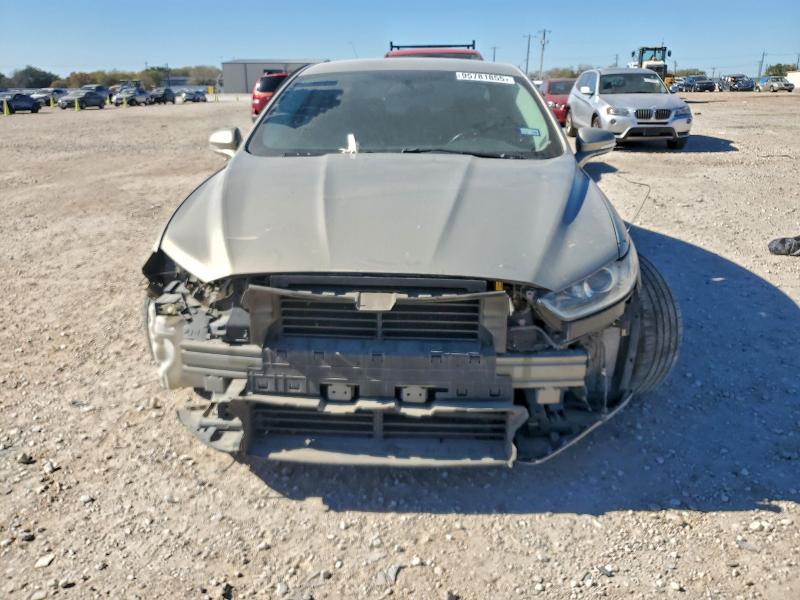 Photo 5 from auction – 2015 FORD FUSION SE with VIN 3FA6P0HD1FR231517