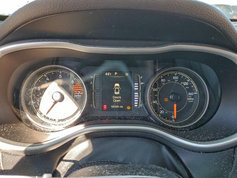 Photo 9 from auction – 2018 JEEP CHEROKEE L with VIN 1C4PJLLBXJD509842