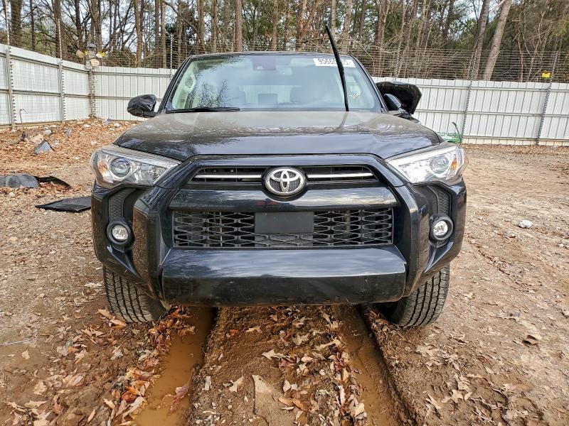 Photo 5 from auction – 2022 TOYOTA 4RUNNER SR with VIN JTEEU5JR1N5261843