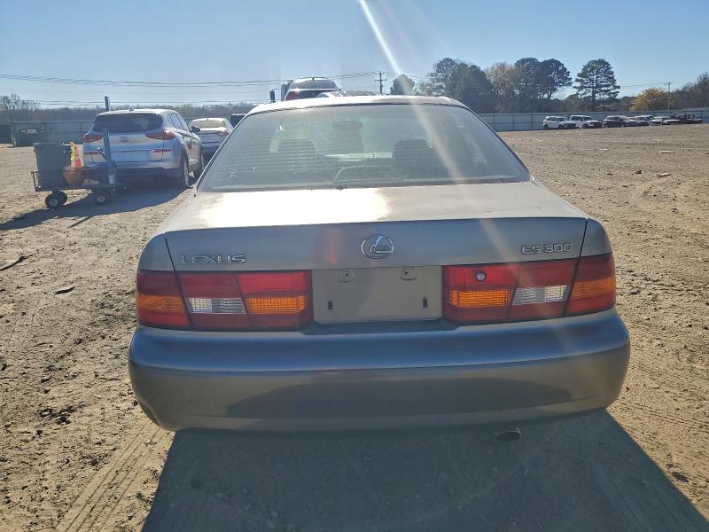 Photo 6 from auction – 1999 LEXUS ES 300 with VIN JT8BF28G0X5061056