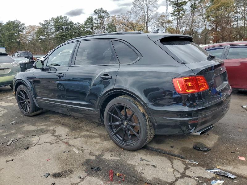 Photo 2 from auction – 2017 BENTLEY BENTAYGA with VIN SJAAC2ZV7HC013149