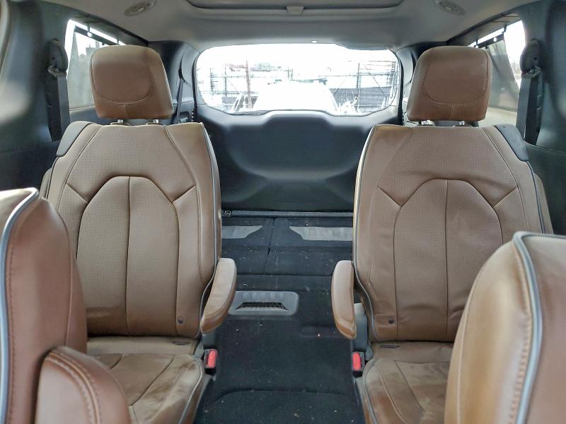 Photo 10 from auction – 2017 CHRYSLER PACIFICA L with VIN 2C4RC1GG0HR577796