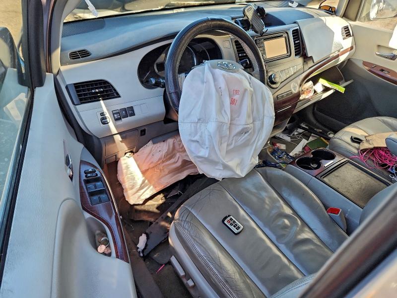 Photo 8 from auction – 2014 TOYOTA SIENNA XLE with VIN 5TDYK3DC0ES467605
