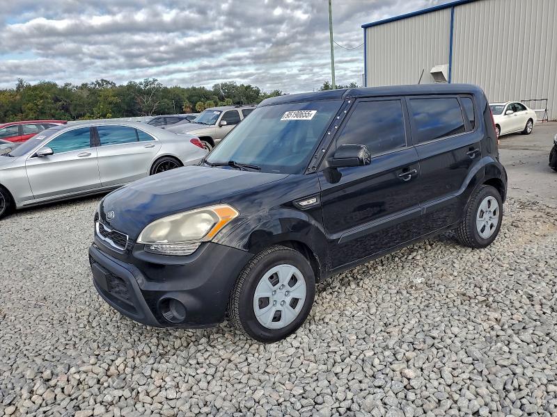 KIA SOUL 2012 with VIN KNDJT2A56C7744957 - Photo from auction