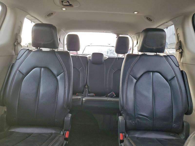 Photo 10 from auction – 2017 CHRYSLER PACIFICA T with VIN 2C4RC1BG0HR515032