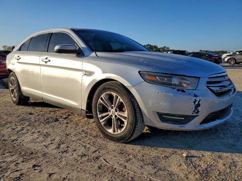 Photo 4 from auction – 2015 FORD TAURUS SEL with VIN 1FAHP2E98FG103402
