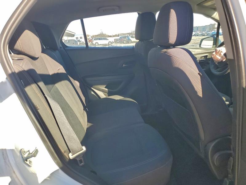 Photo 11 from auction – 2017 CHEVROLET TRAX LS with VIN 3GNCJKSB0HL285471
