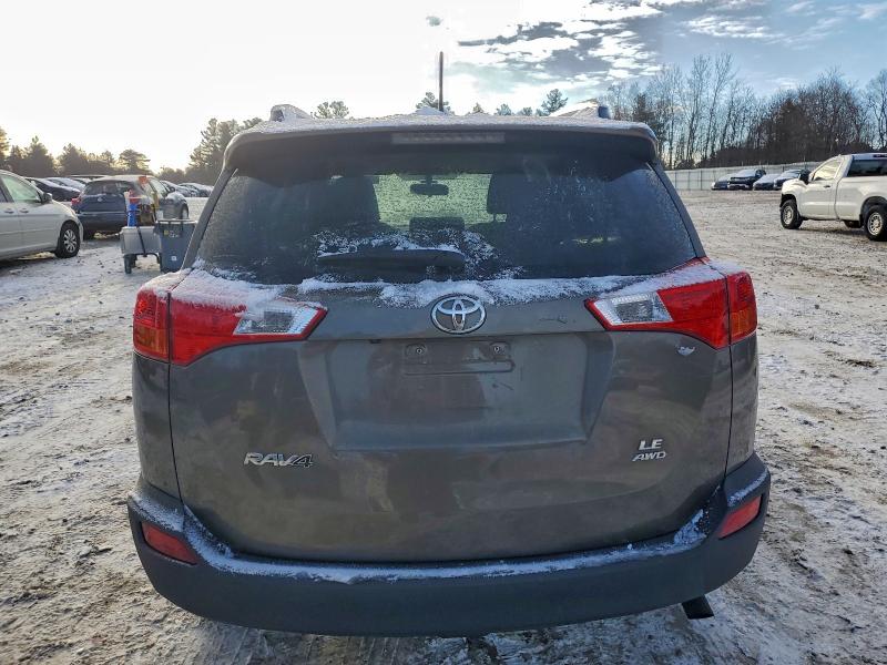 Photo 6 from auction – 2015 TOYOTA RAV4 LE with VIN JTMBFREV0FD173518