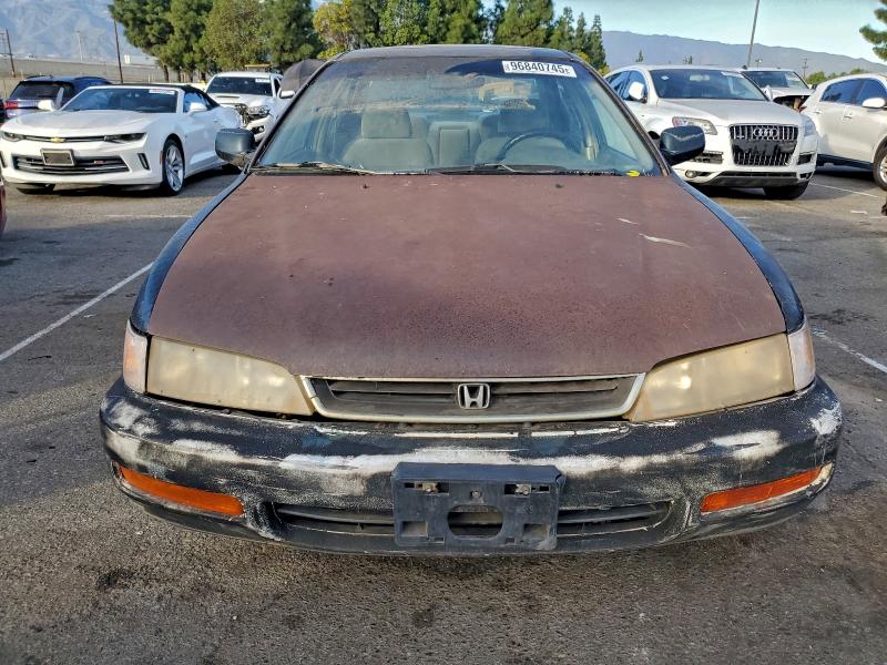 Photo 5 from auction – 1996 HONDA ACCORD with VIN 1HGCD5658TA029778