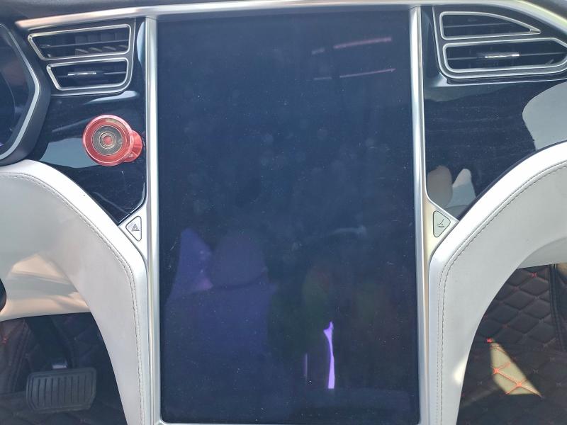 Photo 9 from auction – 2017 TESLA MODEL X with VIN 5YJXCBE24HF043863