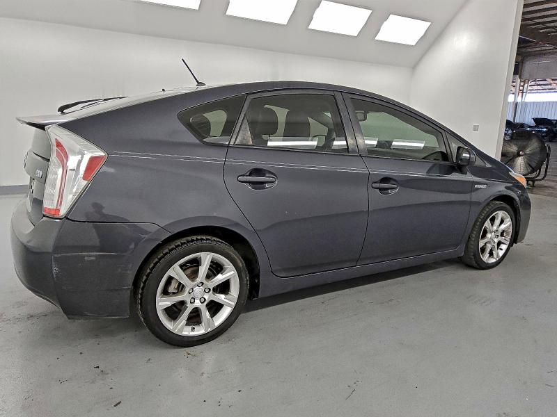 Photo 3 from auction – 2013 TOYOTA PRIUS with VIN JTDKN3DU7D5671537