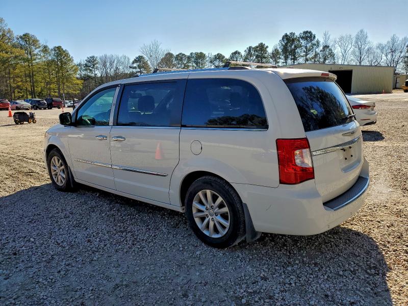 Photo 2 from auction – 2016 CHRYSLER TOWN & COU with VIN 2C4RC1GG0GR148964
