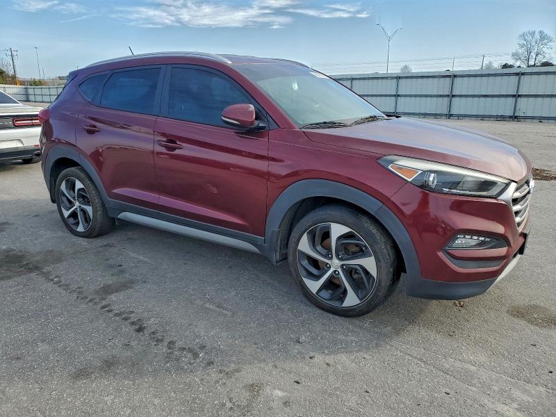 Photo 4 from auction – 2017 HYUNDAI TUCSON LIM with VIN KM8J33A2XHU368019