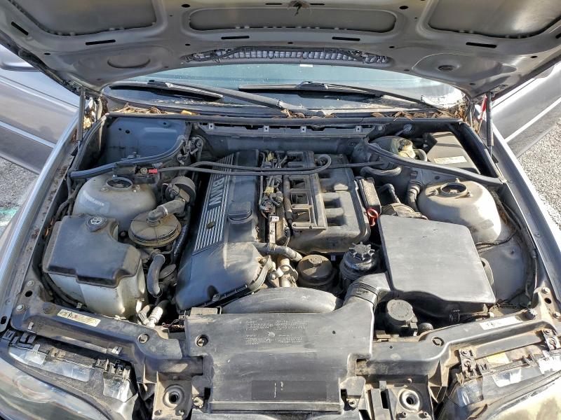 Photo 11 from auction – 2004 BMW 330 CI with VIN WBABW53474PL46494