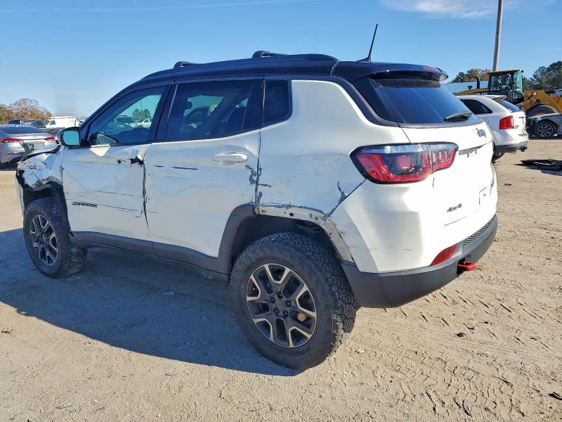 Photo 2 from auction – 2019 JEEP COMPASS with VIN 3C4NJDDB6KT721337