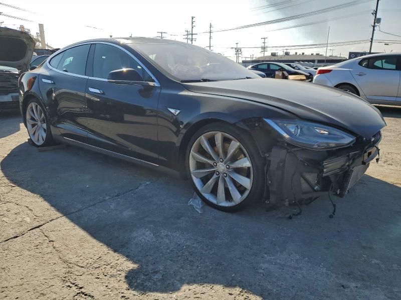 Photo 4 from auction – 2015 TESLA MODEL S 85 with VIN 5YJSA1H24FF091480