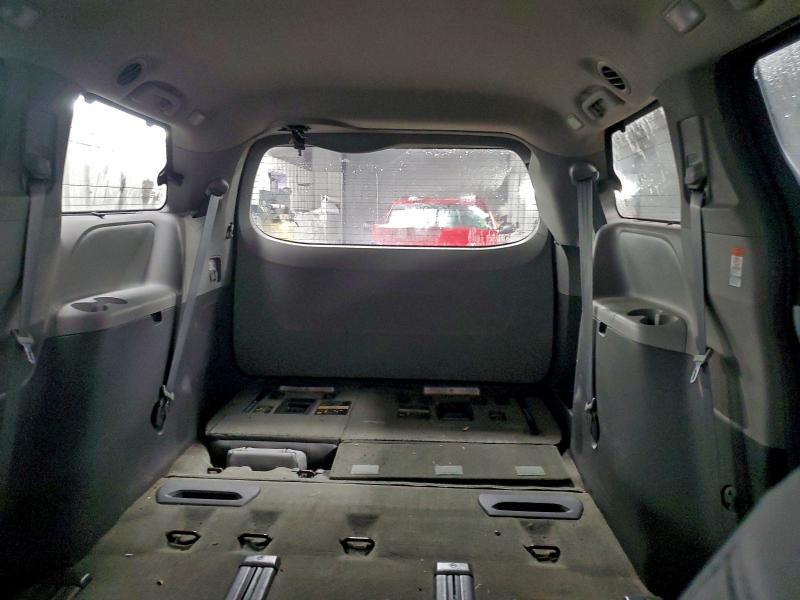 Photo 10 from auction – 2017 TOYOTA SIENNA XLE with VIN 5TDDZ3DC4HS160873