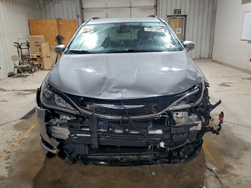 Photo 5 from auction – 2019 CHRYSLER PACIFICA T with VIN 2C4RC1BG4KR731179