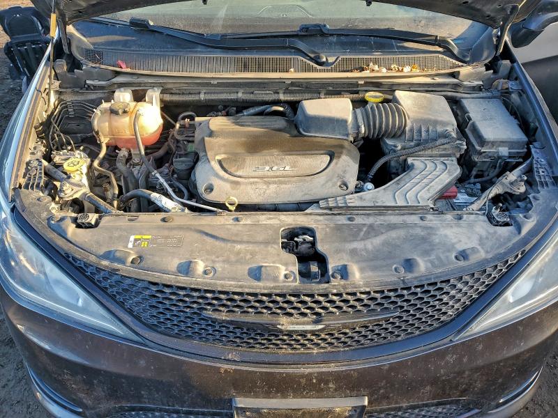 Photo 11 from auction – 2018 CHRYSLER PACIFICA T with VIN 2C4RC1FG8JR228831