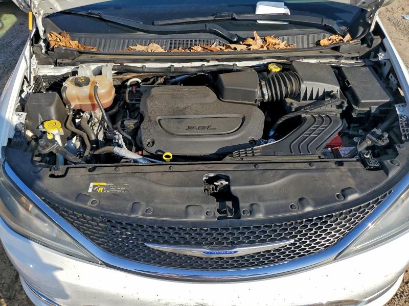 Photo 12 from auction – 2019 CHRYSLER PACIFICA T with VIN 2C4RC1BG7KR730365