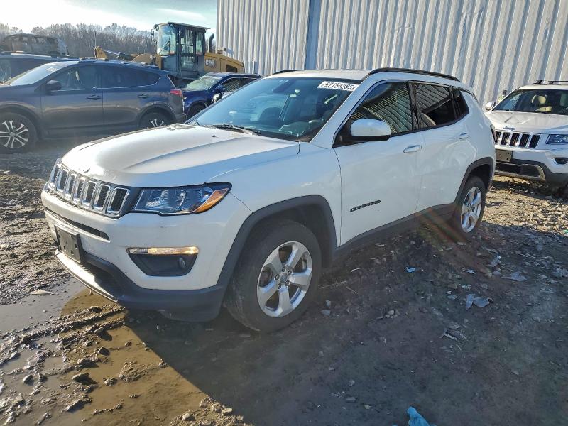 JEEP COMPASS LA 2019 with VIN 3C4NJDBB3KT786827 - Photo from auction